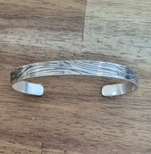 Load image into Gallery viewer, Cuff Sterling Silver Wood Embossed
