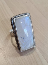 Load image into Gallery viewer, Rectangle Moonstone Ring