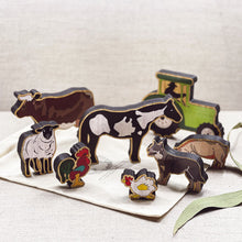 Load image into Gallery viewer, Farmyard Figurines Set