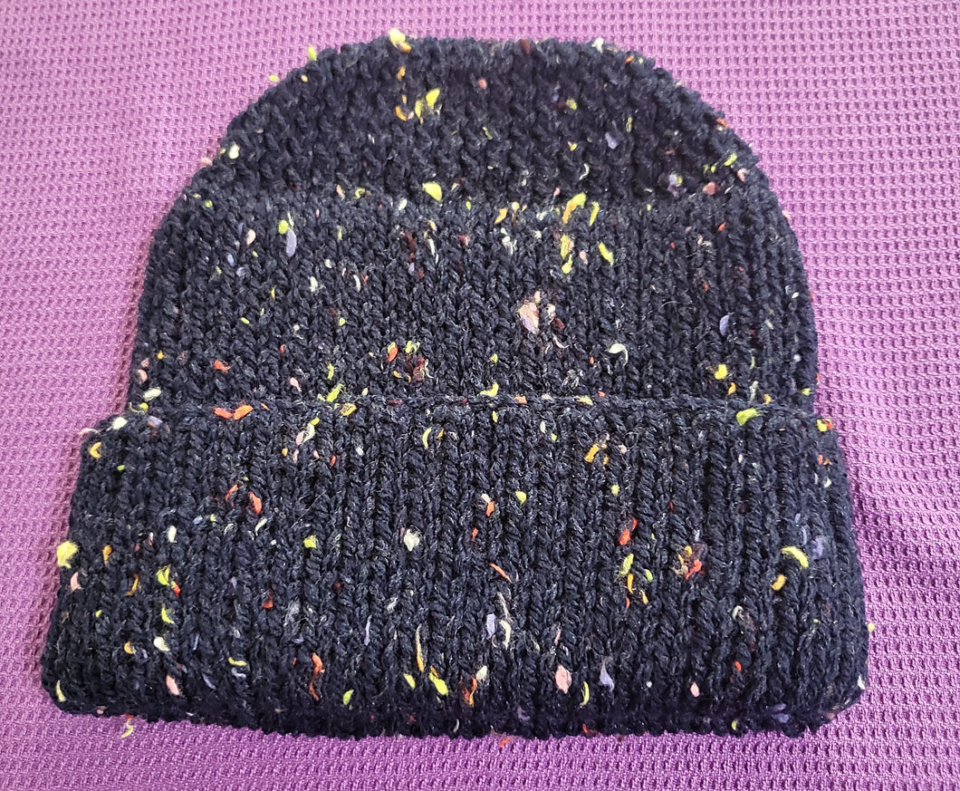 Flat top beanie - black flecks
