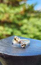 Load image into Gallery viewer, Daffodil Flower Ring
