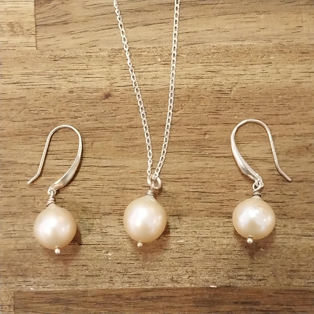 Fresh Water Peach Pearl Pendant with Matching Earrings