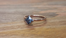 Load image into Gallery viewer, Mauve/Grey Sapphire Ring
