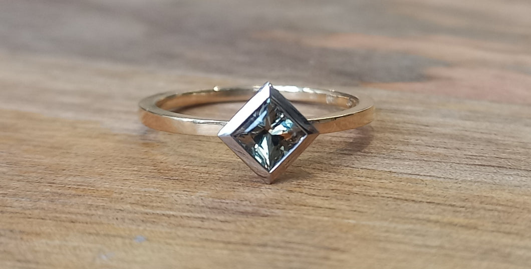 Yellow/Green  Sapphire Ring