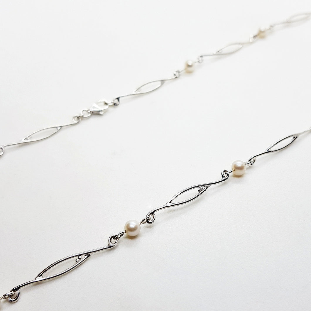Gumnut & Pearl - Necklace